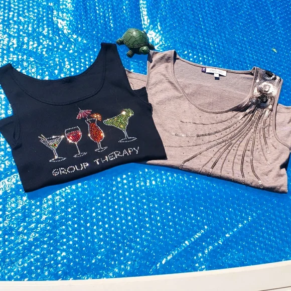 2 tank tops - Picture 1 of 13